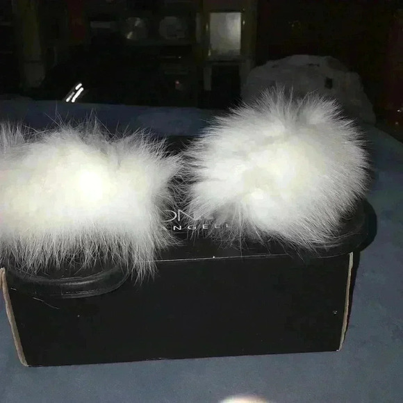 Excellent Used condition fashion nova fuzzy slides - Picture 1 of 8